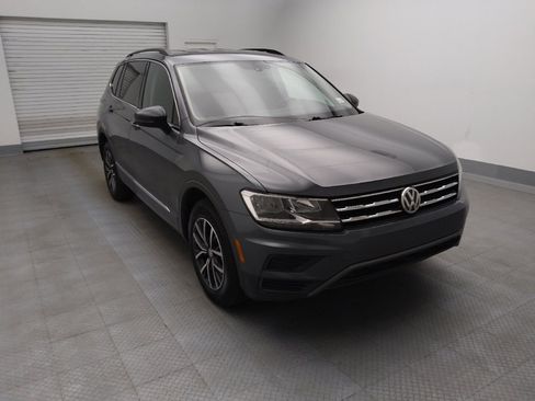 Used 2020 Volkswagen Tiguan SE w/ 3rd Row Seat Package AWD/4WD image 13
