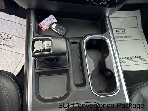 Used 2022 GMC Sierra 1500 SLT w/ SLT Convenience Package image 24