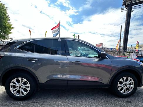 Used 2024 Ford Escape Active w/ Tech Pack #1 AWD/4WD image 3
