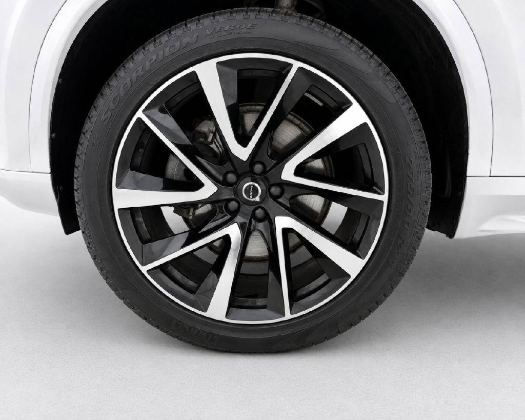 Used 2022 Volvo XC90 T6 Momentum w/ Climate Package AWD/4WD image 33
