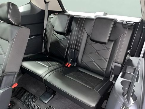 Used 2024 Volkswagen Atlas SE w/ Panoramic Sunroof Package AWD/4WD image 25