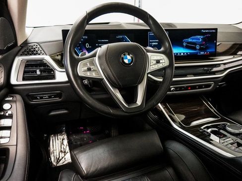 Used 2025 BMW X7 xDrive40i image 17