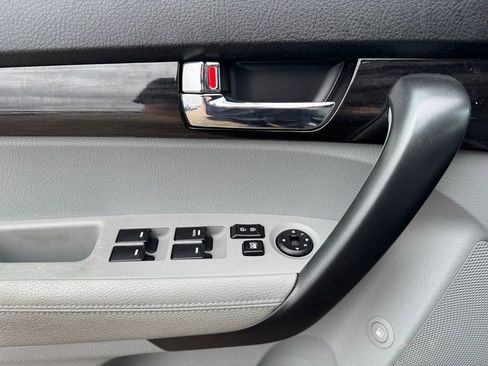 Used 2012 Kia Sorento LX AWD/4WD image 13
