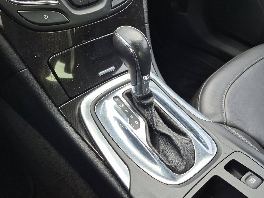 Used 2017 Buick Regal Sport Touring FWD image 14