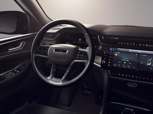 New 2026 Jeep Grand Cherokee L 4WD image 9