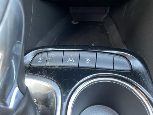 Used 2022 Buick Encore GX Select w/ Advanced Technology Package FWD image 9