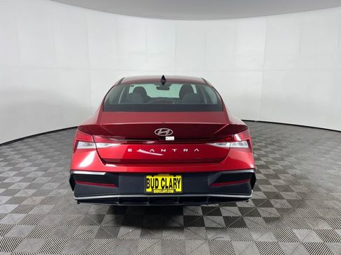 Used 2024 Hyundai Elantra SEL w/ Convenience Package image 7