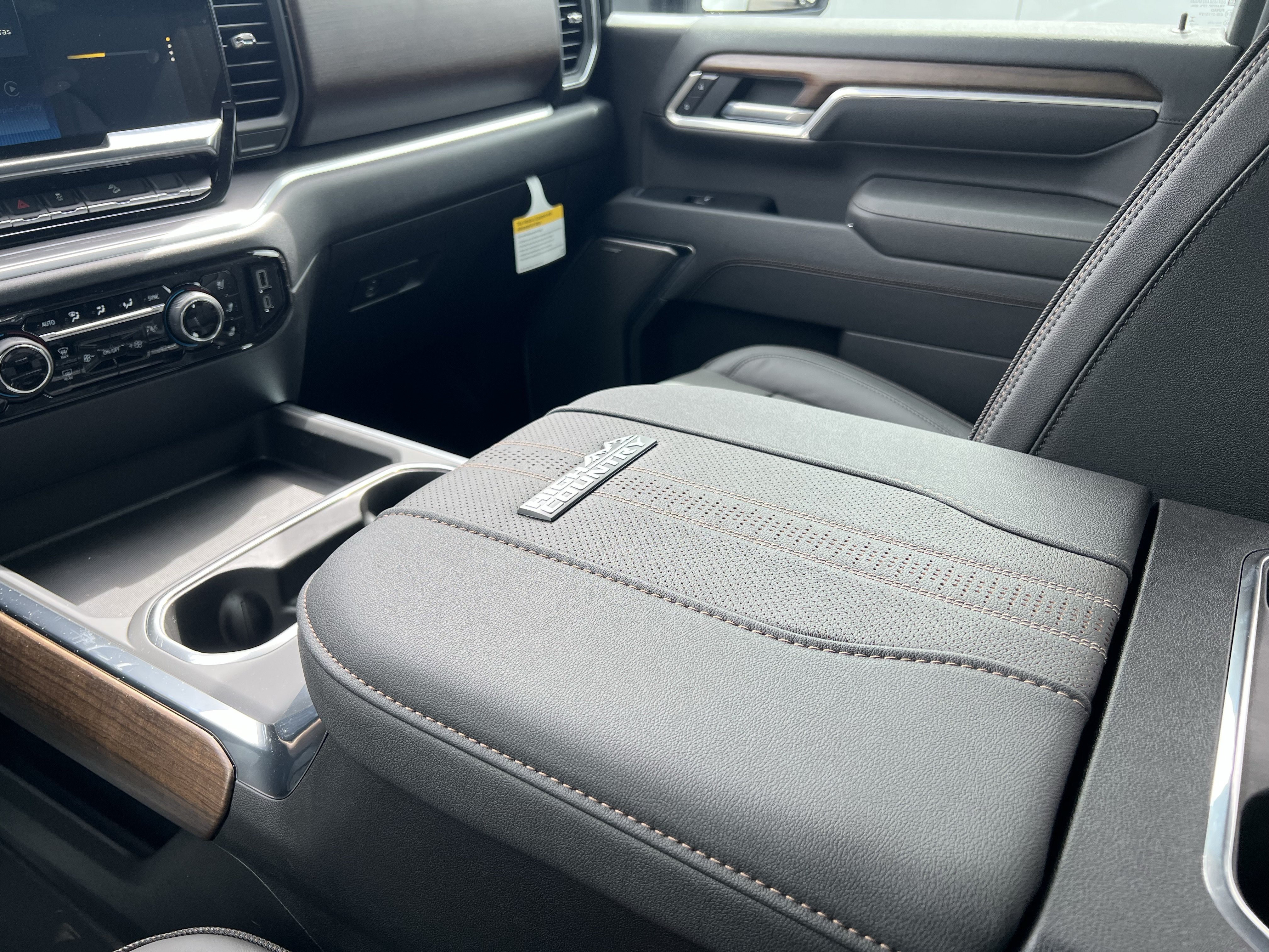 New 2026 Chevrolet Silverado 2500 High Country w/ High Country Premium Package AWD/4WD image 30