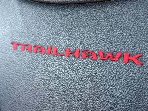 Used 2023 Jeep Compass Trailhawk image 40