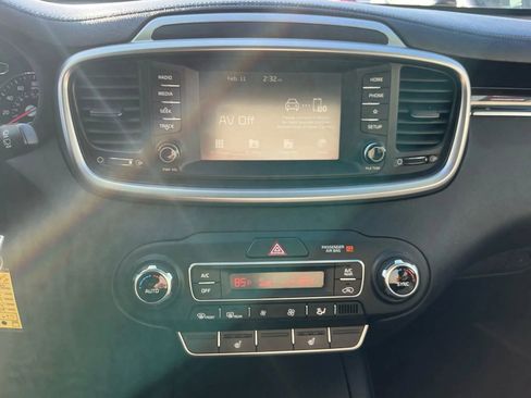 Used 2019 Kia Sorento S image 20