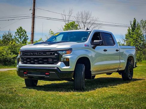 Used 2022 Chevrolet Silverado 1500 Custom Trail Boss w/ LPO, Dark Essentials Package AWD/4WD image 8