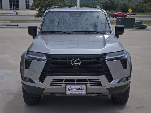 Used 2024 Lexus GX 550 AWD/4WD image 8