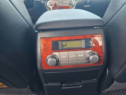 Used 2012 Toyota Highlander Limited w/ Tow Pkg image 24