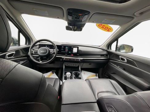 Certified 2025 Kia Carnival SX Prestige FWD image 22
