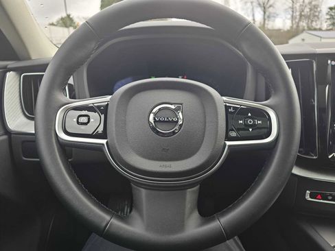 Certified 2025 Volvo XC60 B5 Plus image 24