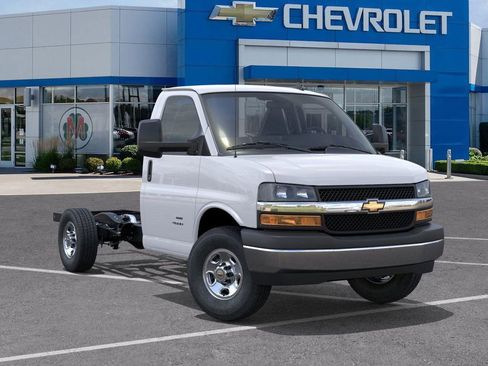 New 2025 Chevrolet Express 3500 w/ Power Convenience Package image 7