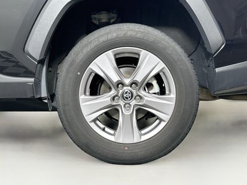 Used 2025 Toyota RAV4 XLE FWD image 11
