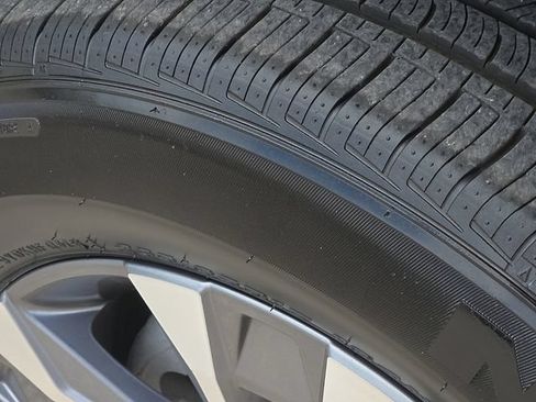 Used 2025 Chevrolet Equinox LT FWD image 18