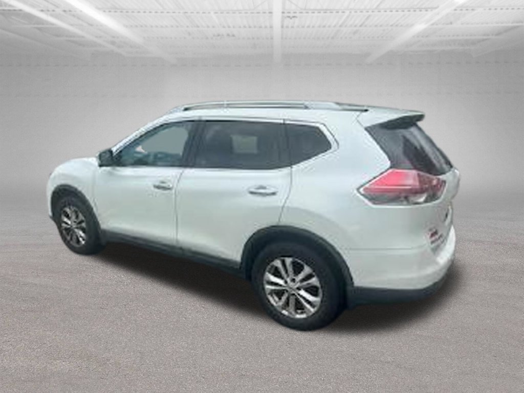 Used 2015 Nissan Rogue SV w/ SV Premium Package FWD image 2