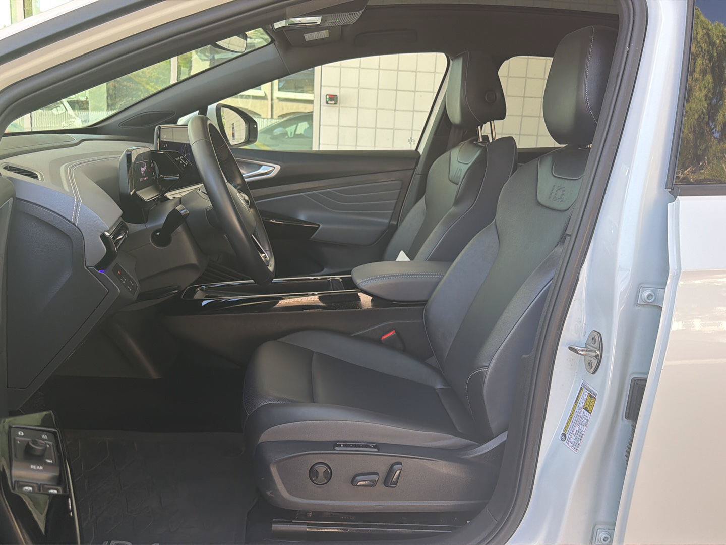 Used 2023 Volkswagen ID.4 Pro S RWD image 17