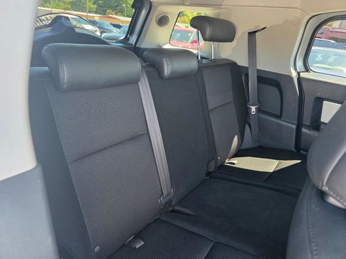 Used 2007 Toyota FJ Cruiser 2WD w/ Upgrade Pkg 1 image 11