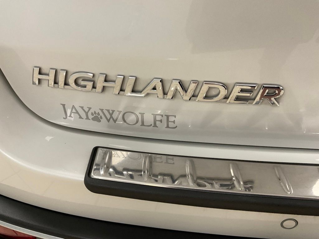 Used 2019 Toyota Highlander Limited AWD/4WD image 26