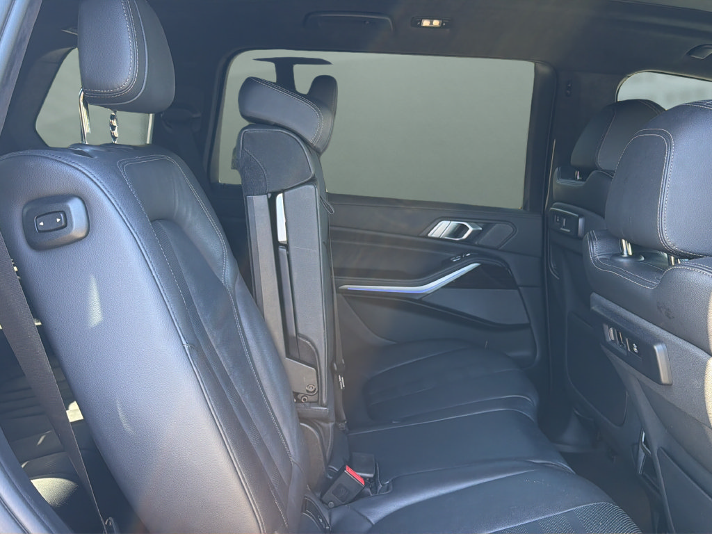 Used 2020 BMW X7 xDrive40i w/ M Sport Package AWD/4WD image 29