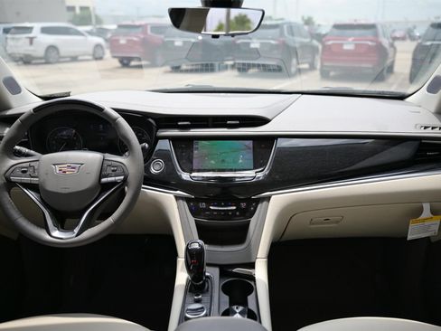 New 2025 Cadillac XT6 Premium Luxury w/ Technology Package image 7