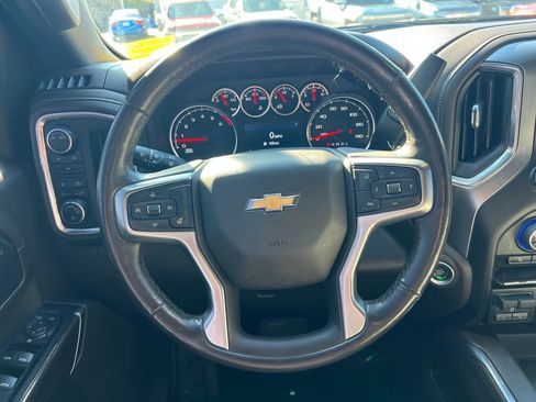 Used 2022 Chevrolet Silverado 2500 LT w/ Convenience Package image 17