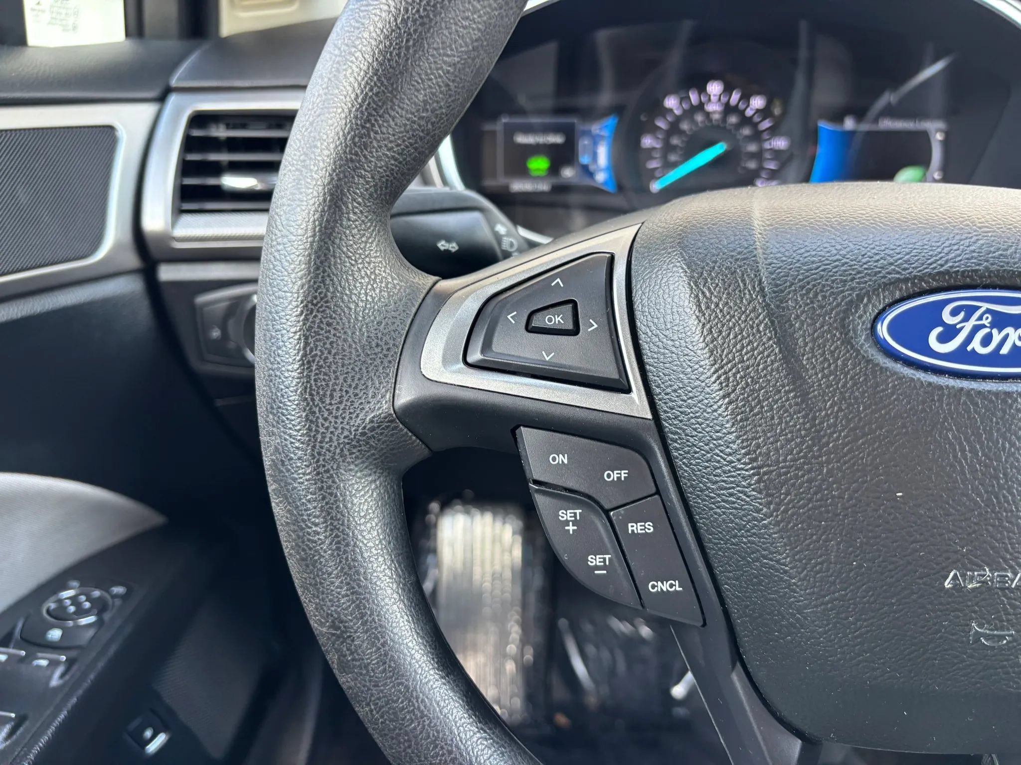 Used 2018 Ford Fusion S FWD image 19