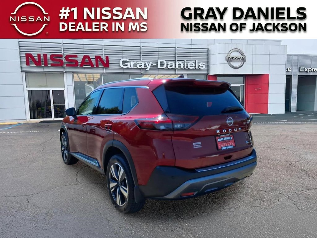 Used 2023 Nissan Rogue SL w/ SL Premium Package FWD image 5