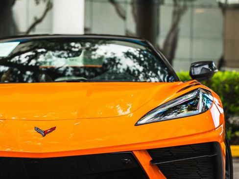 Used 2023 Chevrolet Corvette Stingray Premium Conv w/ Battery Protection Package RWD image 7