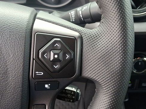 Used 2023 Toyota Tacoma TRD Sport w/ Technology Package image 21