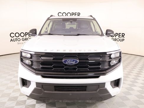 Used 2025 Ford Expedition Active AWD/4WD image 8