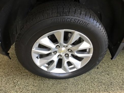 Used 2020 Chevrolet Silverado 1500 Custom w/ Custom Value Package image 10