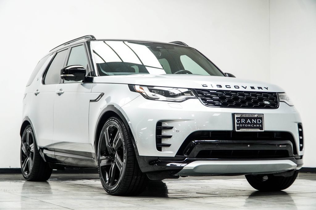 Used 2023 Land Rover Discovery HSE R-Dynamic AWD/4WD image 5
