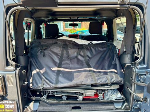 Used 2017 Jeep Wrangler Sport AWD/4WD image 24