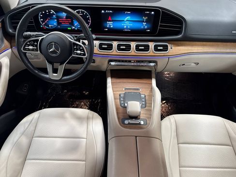 Used 2023 Mercedes-Benz GLS 450 4MATIC image 3