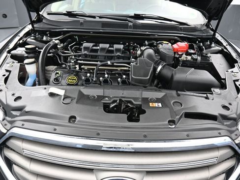 Used 2017 Ford Taurus SE FWD image 43