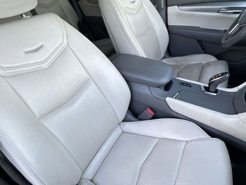 Used 2017 Cadillac XT5 Luxury w/ LPO, Wheel Lock Package image 24