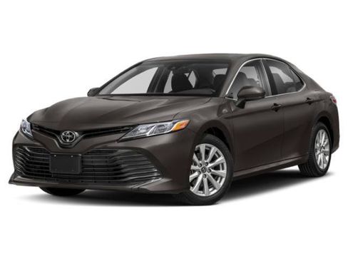 Certified 2018 Toyota Camry LE FWD image 1