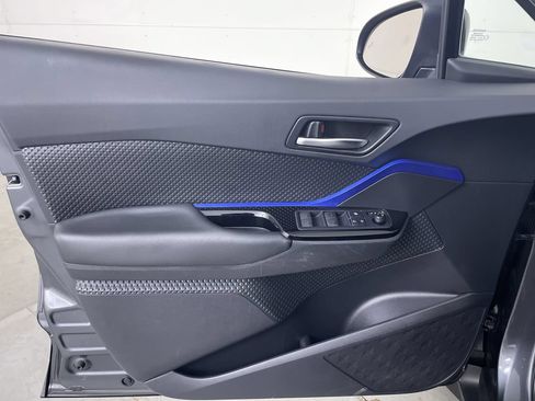 Used 2020 Toyota C-HR XLE FWD image 10