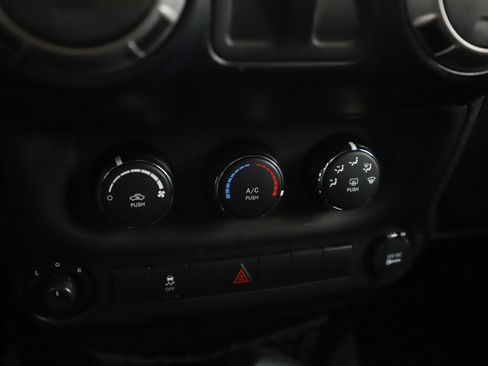 Used 2012 Jeep Wrangler Sport image 18