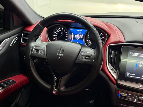 Used 2018 Maserati Ghibli S GranLusso image 30