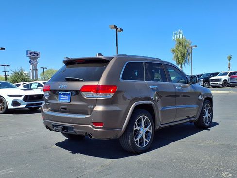 Used 2019 Jeep Grand Cherokee Overland AWD/4WD image 6