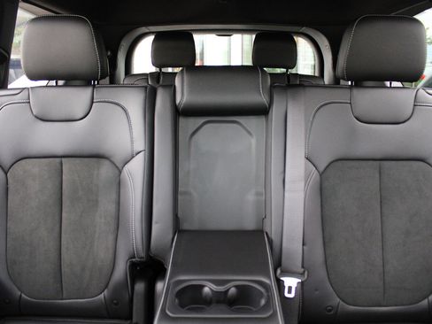 New 2026 Jeep Grand Cherokee L 4WD image 32