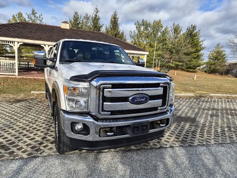 Used 2014 Ford F250 Lariat w/ Chrome Package image 2