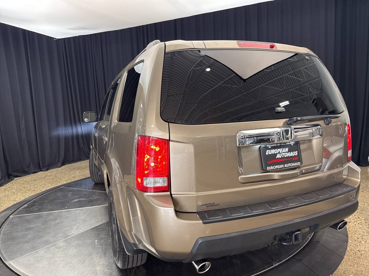 Used 2011 Honda Pilot EX-L image 4