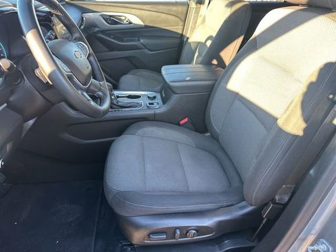 Used 2023 Chevrolet Traverse LT image 12