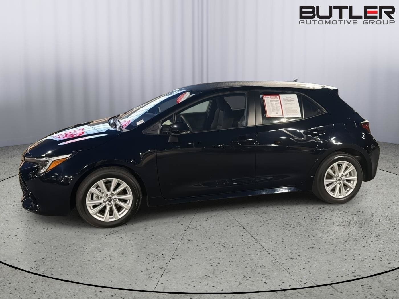 Certified 2025 Toyota Corolla SE w/ SE Package FWD image 3